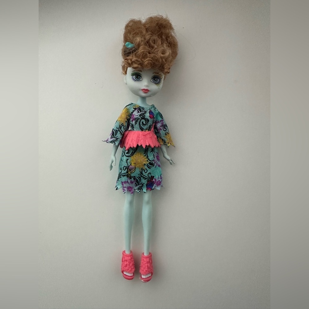 2015 Ever After High Doll Dragon Games Forest Pixies Featherly Doll